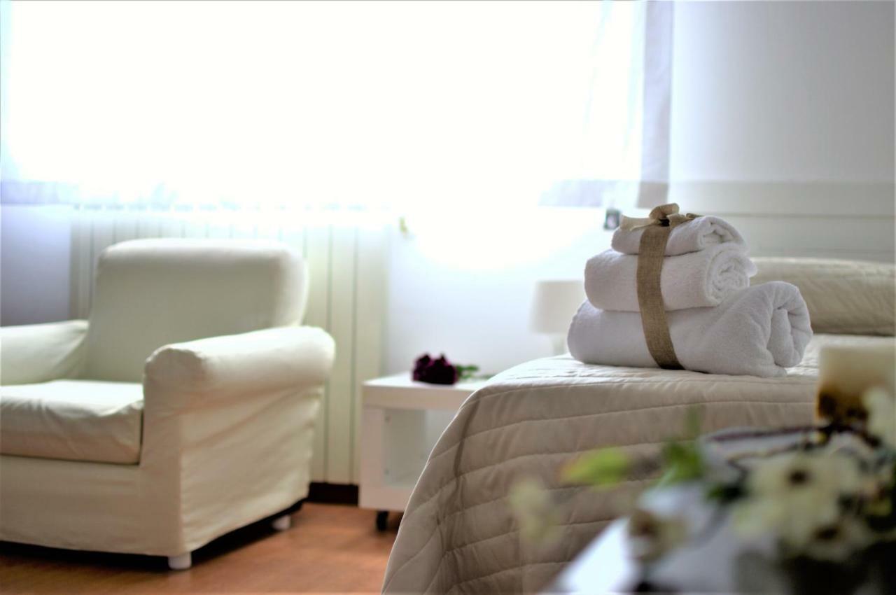 B&B Noto Politeama ปาแลร์โม ภายนอก รูปภาพ